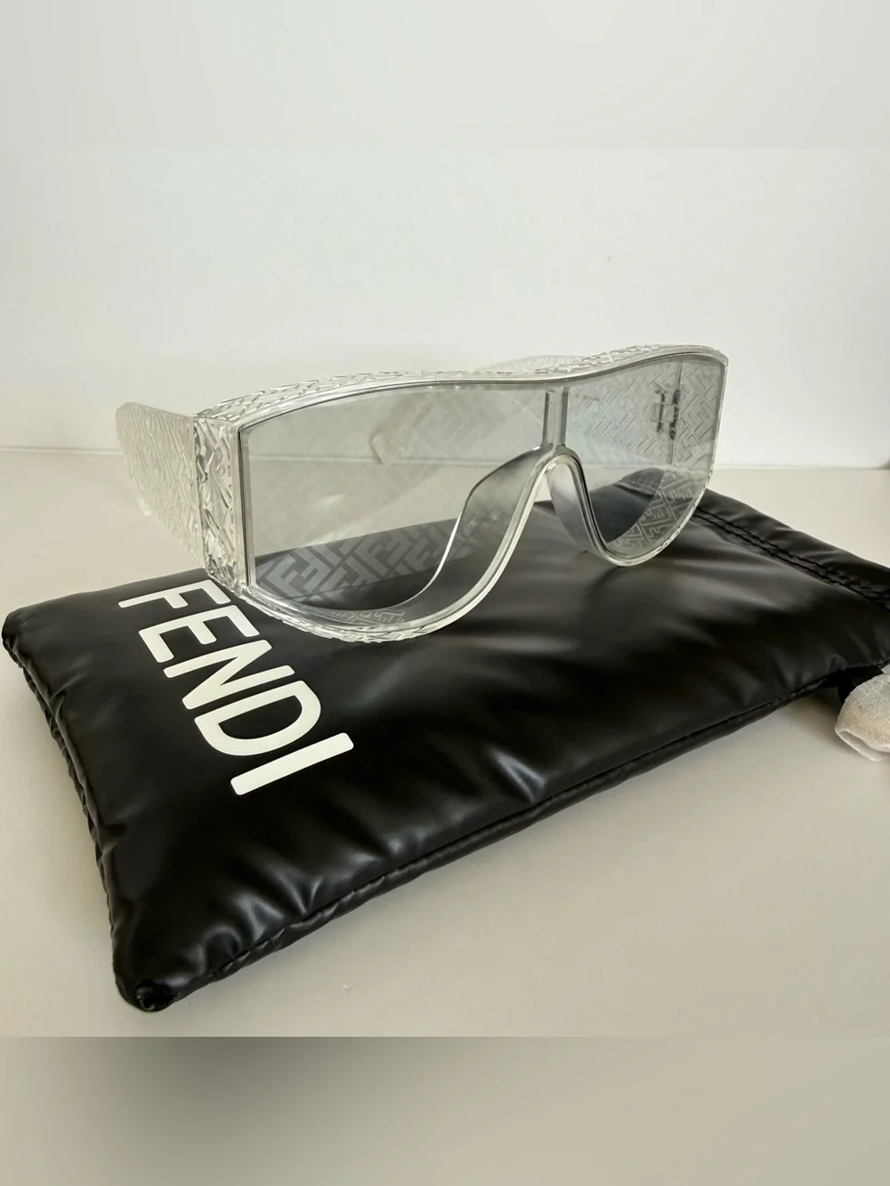 NEW!!! Fendi unisex clear sunglasses FE40128I 26C Authentic